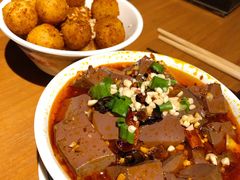 土冒血旺-炉小二铜锅牛蛙•川湘菜(三里屯店)