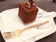 -UNI UNI(环亚凯瑟琳店)