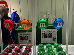 -m豆巧克力世界(上海世茂广场店)