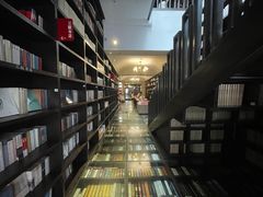 -钟书阁(松江泰晤士小镇店)