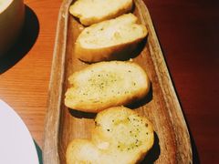 餐前面包-鹿萤季·营地小馆(皇后公园店)