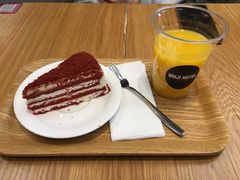 红丝绒蛋糕-Café & Meal MUJI(北京坊店)