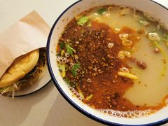 -烤鸭肉夹馍鸭汤店