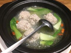 手工淮扬狮子头-茅炒屋龙虾·烧烤·湘菜(新河路店)