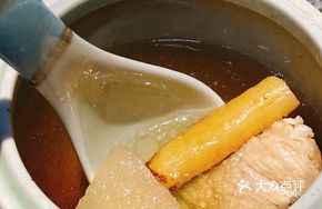 Prince Ginseng, Ophiopogon, Pear and Pork Rib Stew