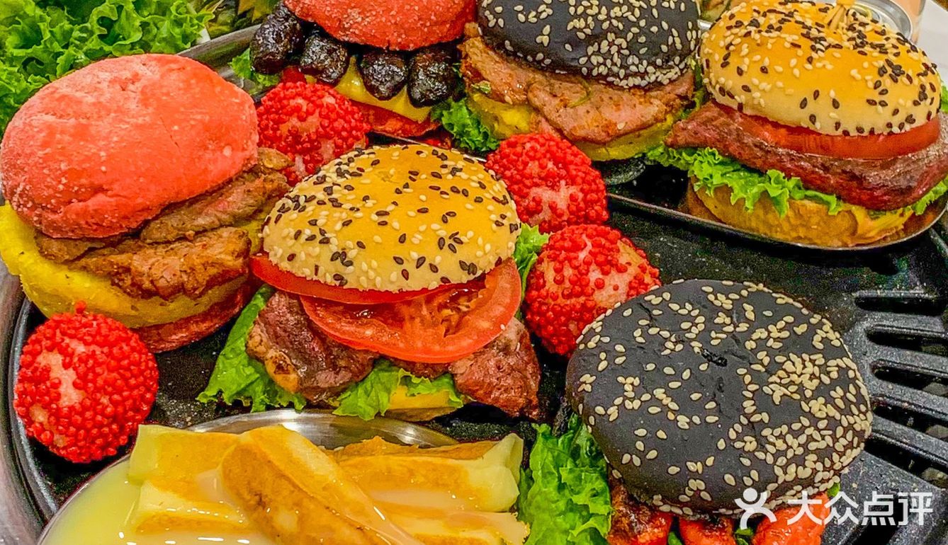 天津烤肉店内卷王‼️Diy小汉堡,芝士条爆好吃