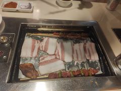 -爱客得牛排海鲜烤肉·火锅自助(春熙路黑金好店)