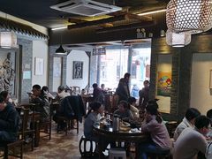 大堂-王明古法砂锅居(开化寺店)