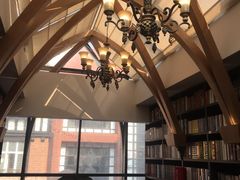 -钟书阁(松江泰晤士小镇店)