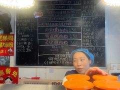 -柳州肥姨妈大骨螺蛳粉(东靖路店)