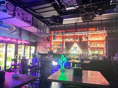 -UP嘻哈酒吧(粉巢店)