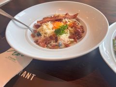 -Chom Cafe and Restaurant