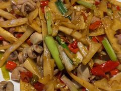 -牛八宝桂林米粉(八里庄店)