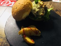 -HIGH FIVE哈福手工汉堡(桂林路店)