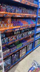 -逝水玩具折扣店