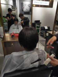 -马克男发时尚店