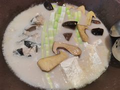 -鲜念蒸汽石锅鱼(红山6979店)