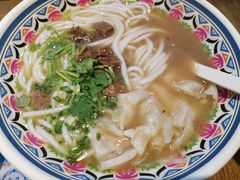 十年经典牛肉粉-鑫花溪牛肉米粉(人民广场店)