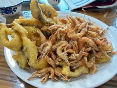 鱼片拼河虾-美顺香食府鱼头老店(雪野湖店)