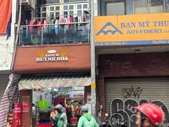 -Bánh Mì Huynh Hoa
