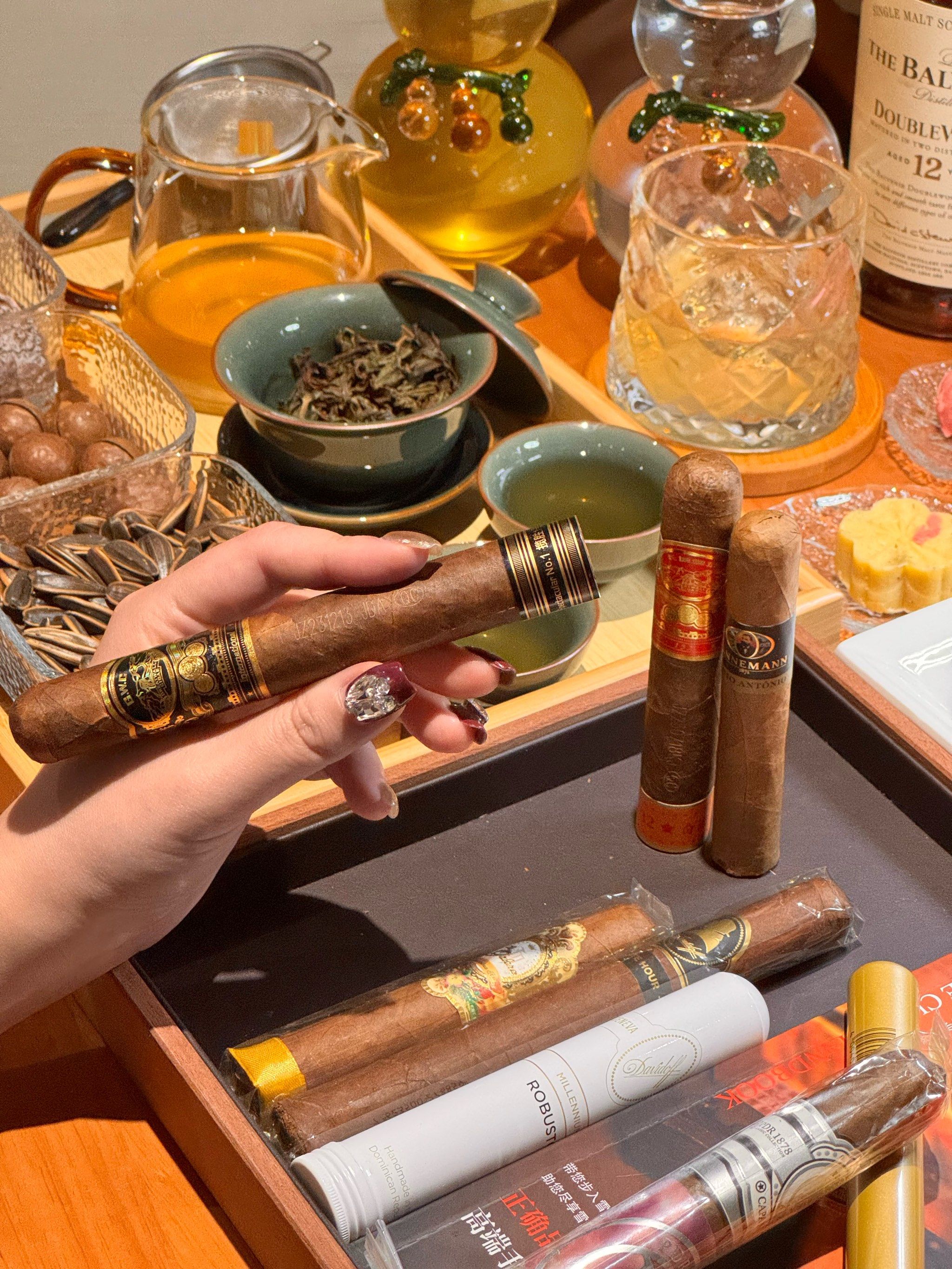 曲江的成人新世界,雪茄 美酒 品茶,绝了!