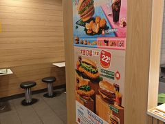 -麦当劳(乳山路店)