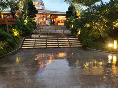 -茅草房·河畔园林火锅