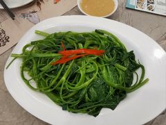 锡纸烧汁焗鲈鱼、椒丝腐乳捞通菜-虾饺妹·粤式手工点心(水荫路店)