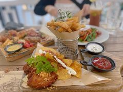 -Mark&Mars Restaurant