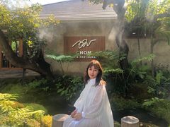 -Chom Cafe and Restaurant