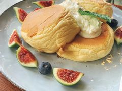 莓果奶油芝士舒芙蕾松饼-UPPER KITCHEN(延安路店)