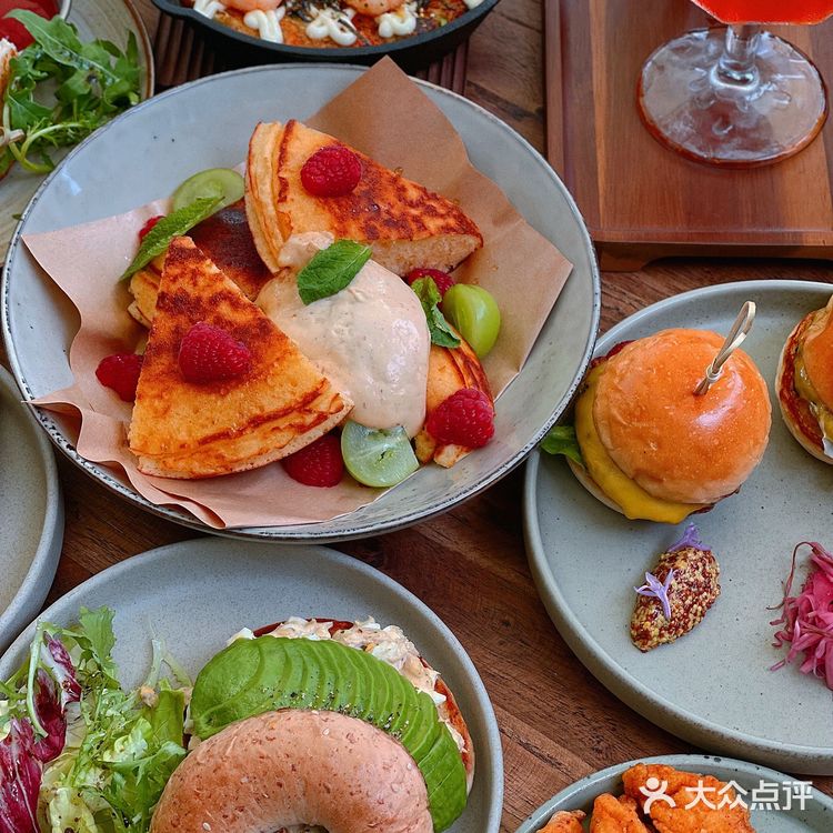 干杯烧鸟居然可以吃Brunch了‼️‼️是谁还不知道‼️‼️