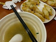 油豆腐粉丝汤-小姜锅贴(凤凰街店)