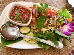 -Chom Cafe and Restaurant