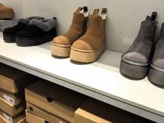 -UGG(燕莎奥特莱斯购物中心店)