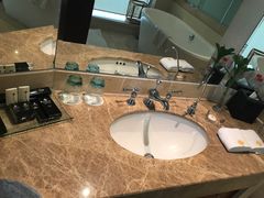 -驿都金陵大酒店-停车场