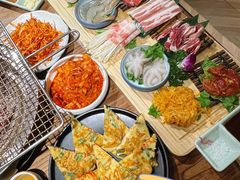 -明洞阿姨·韩式酱蟹烤肉·创意料理(三元桥店)