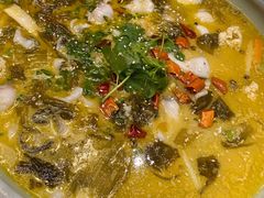 招牌油淋酸菜鱼-老灶味道·本帮菜(昌平路店)
