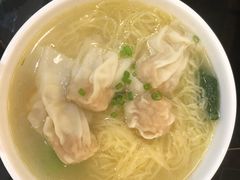 鲜虾云吞汤面-玉兰苑一等茶餐厅