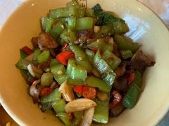 黑毛猪小炒肉-深山老屋(张江店)