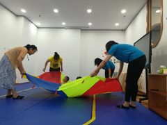 -抱抱熊托育中心(大悦城店)