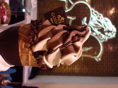 双色软冰淇淋蛋筒-GODIVA(王府井apm店)