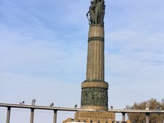 -人民防洪胜利纪念塔