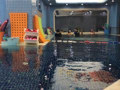 -龙格亲子游泳•水育早教运动中心