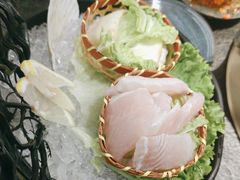 -湊湊火锅·茶憩(打浦桥日月光店)