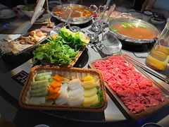 -伴山牛贵州黄牛肉火锅·苗疆非遗艺术餐厅(上海首店)