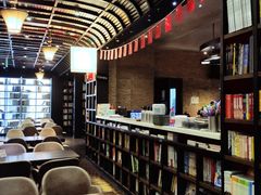 -钟书阁(松江泰晤士小镇店)