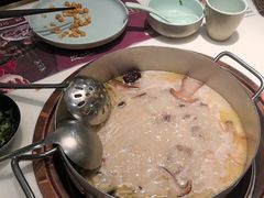 -洪氏嗨捞·猪肚鸡火锅(阳光天地店)
