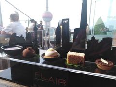 -FLAIR顶层餐厅酒吧(浦东丽思卡尔顿酒店)