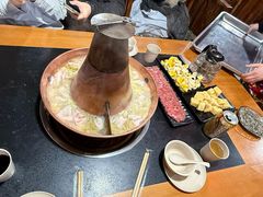 -果松木炭酸菜铜火锅·外婆参鸡汤